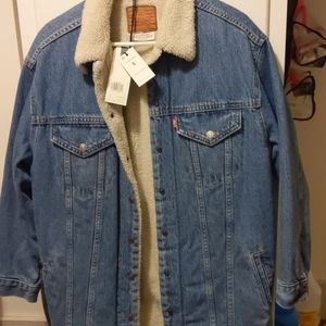 Brand New women's Sherpa denim Levi's jacket